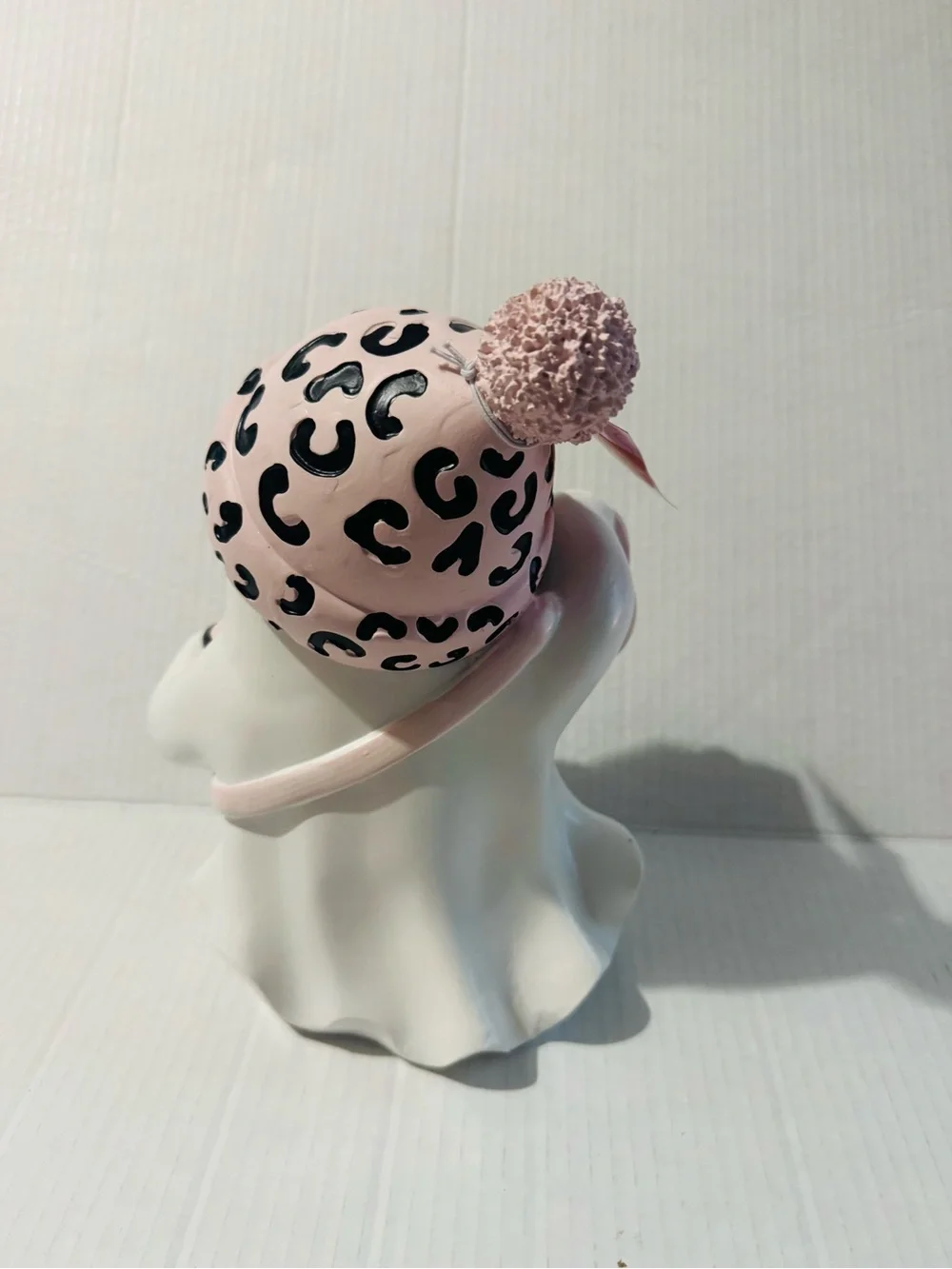 Ghost Halloween Decor with Leopard Beanie, Glasses, Pumpkin & Drink bnwt